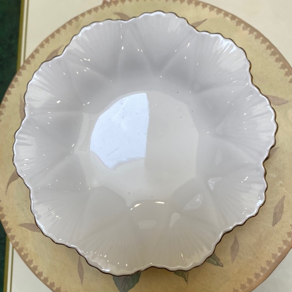 Vintage Shelley Fine Bone China White/gold trim Trinket dish - 4 1/2” x 1” - Picture 2 of 6